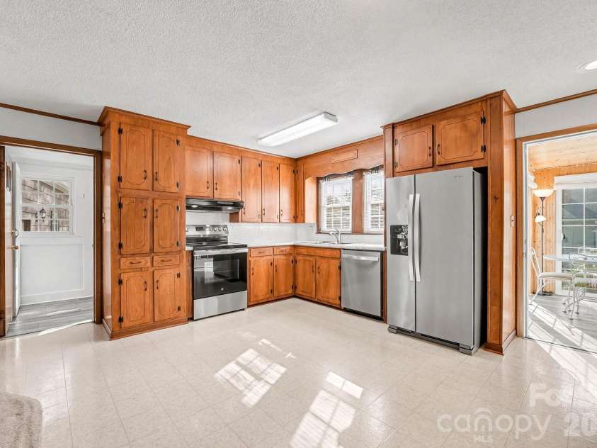 614 Ridge Avenue, Landis, NC 28088.  MLS# CAR4361895, YatesRealty ID 8388. 