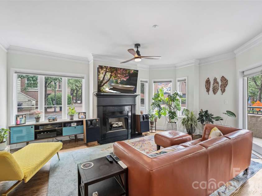 401 Church Street, Charlotte, NC 28202.  MLS# CAR4379020, YatesRealty ID 8389. 