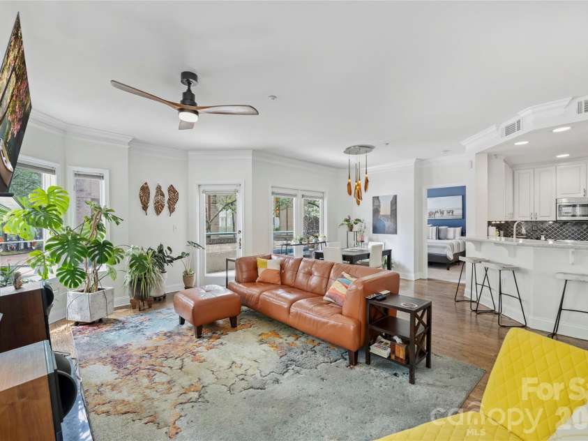 401 Church Street, Charlotte, NC 28202.  MLS# CAR4379020, YatesRealty ID 8389. 