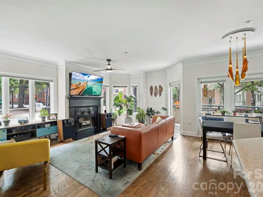 401 Church Street, Charlotte, NC 28202.  MLS# CAR4379020, YatesRealty ID 8389. 