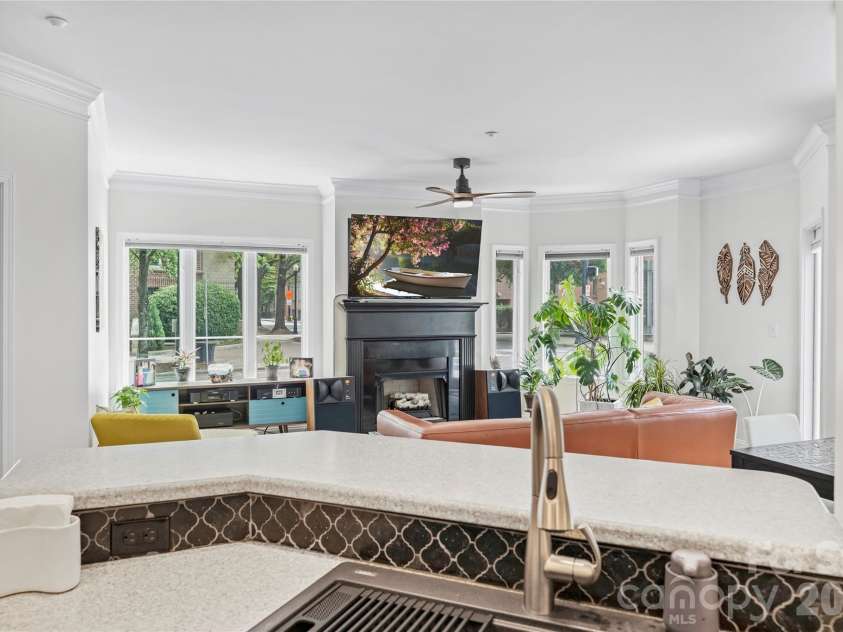 401 Church Street, Charlotte, NC 28202.  MLS# CAR4379020, YatesRealty ID 8389. 