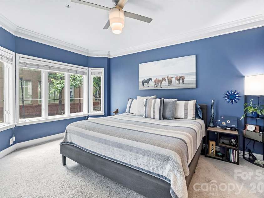 401 Church Street, Charlotte, NC 28202.  MLS# CAR4379020, YatesRealty ID 8389. 