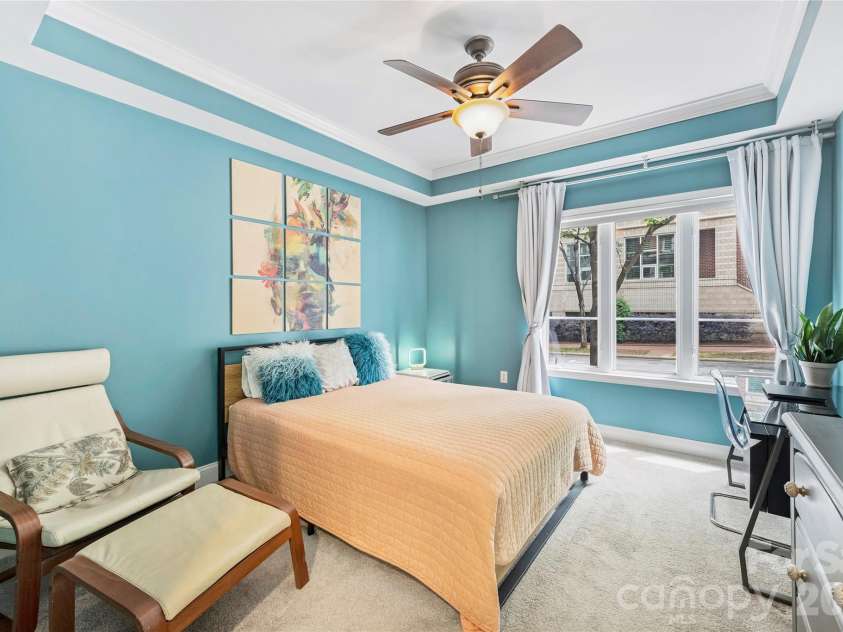 401 Church Street, Charlotte, NC 28202.  MLS# CAR4379020, YatesRealty ID 8389. 