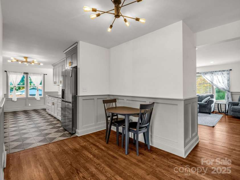 2115 Stoney View Court, Hendersonville, NC 28792.  MLS# CAR4310001, YatesRealty ID 839. Breakfast Nook