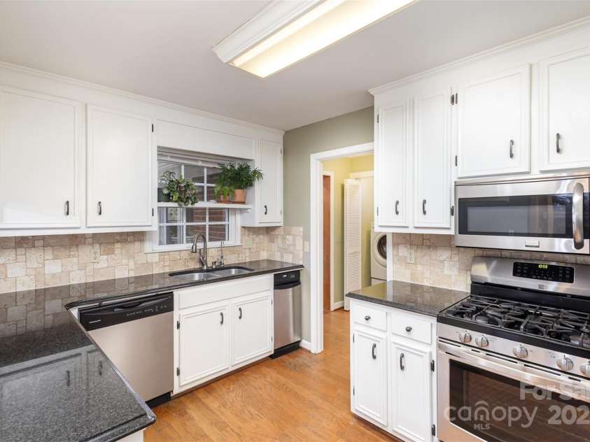 330 Regency Road, Salisbury, NC 28147.  MLS# CAR4215673, YatesRealty ID 8391. Kitchen