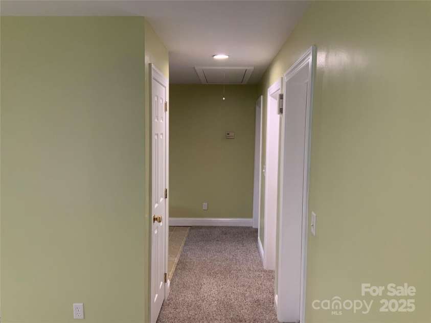 7 CHAPEL PARK Place, Asheville, NC 28803.  MLS# CAR4218869, YatesRealty ID 8392. 