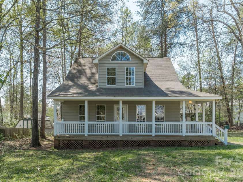 7750 Red Robin Trail, Denver, NC 28037.  MLS# CAR4361545, YatesRealty ID 8392. 