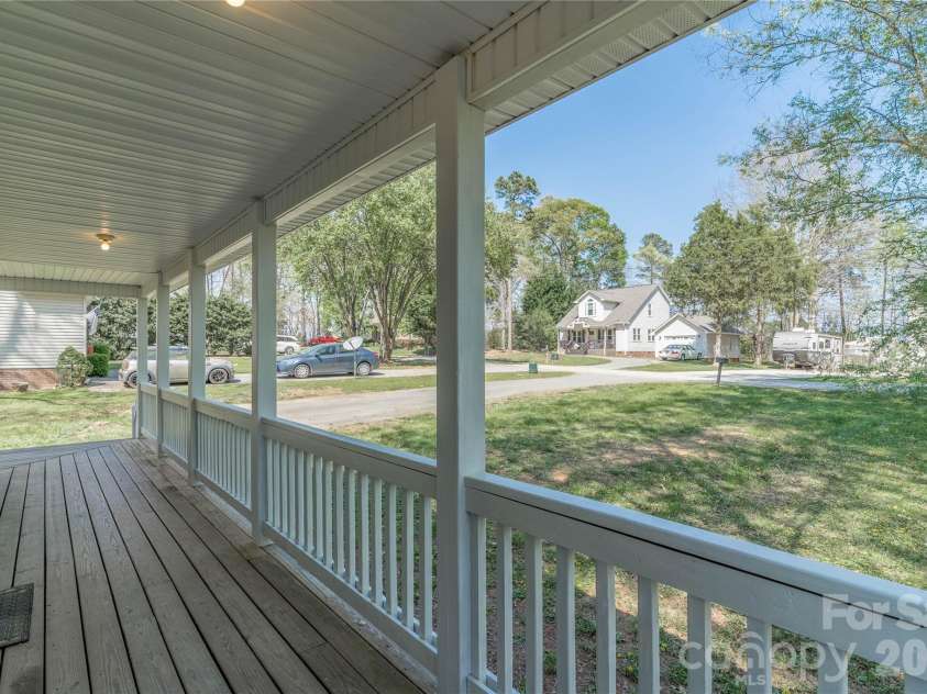 7750 Red Robin Trail, Denver, NC 28037.  MLS# CAR4361545, YatesRealty ID 8392. 