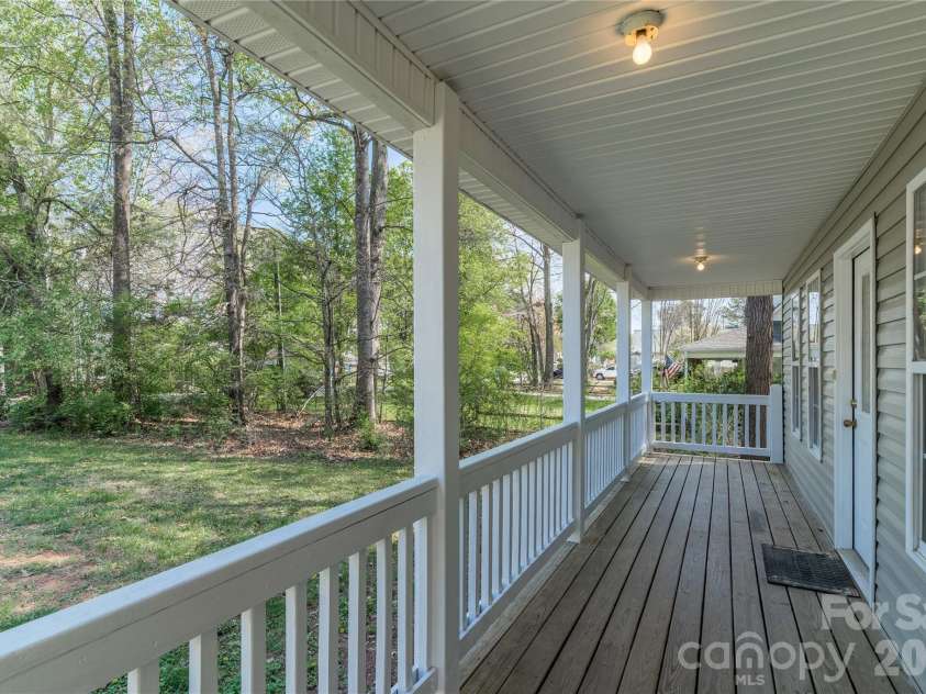 7750 Red Robin Trail, Denver, NC 28037.  MLS# CAR4361545, YatesRealty ID 8392. 