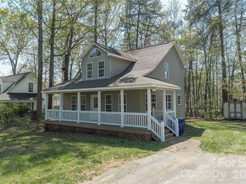 7750 Red Robin Trail, Denver, NC 28037.  MLS# CAR4361545, YatesRealty ID 8392. 