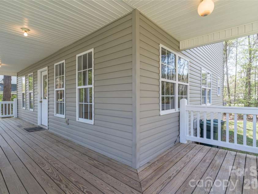 7750 Red Robin Trail, Denver, NC 28037.  MLS# CAR4361545, YatesRealty ID 8392. 