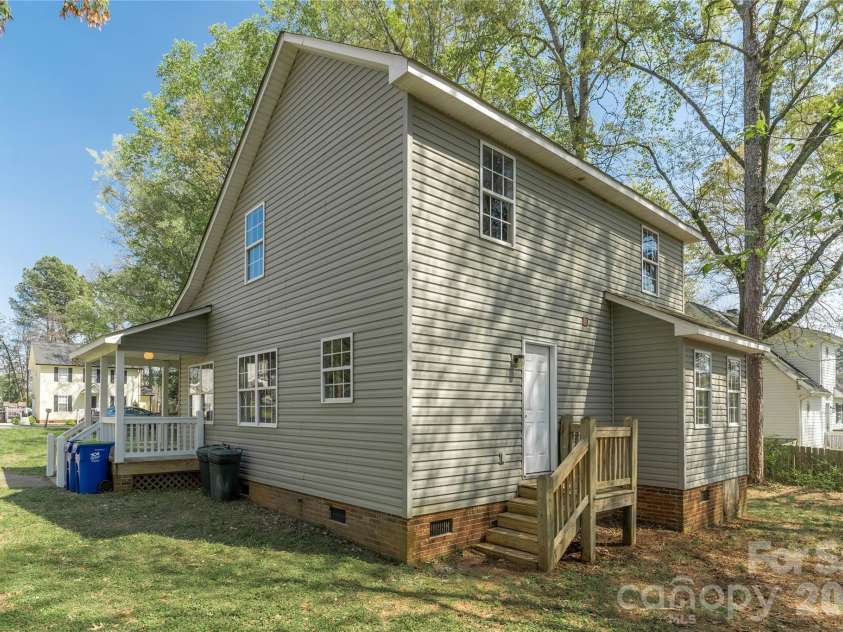 7750 Red Robin Trail, Denver, NC 28037.  MLS# CAR4361545, YatesRealty ID 8392. 