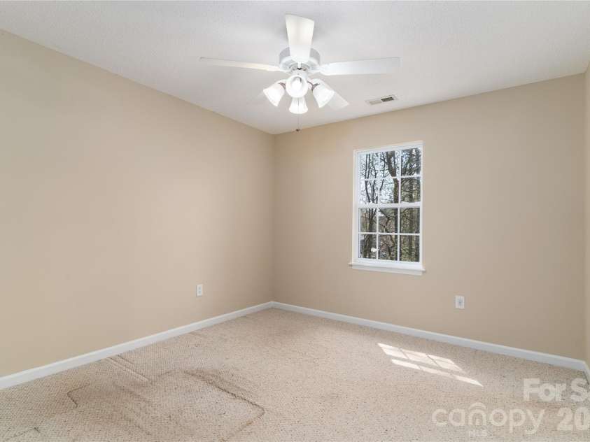 7750 Red Robin Trail, Denver, NC 28037.  MLS# CAR4361545, YatesRealty ID 8392. Primary Bedroom
