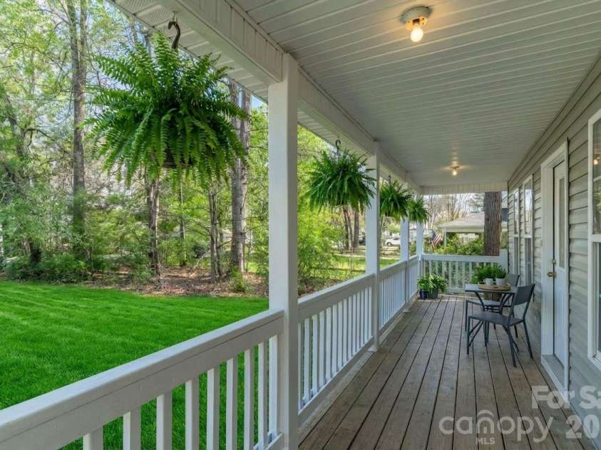 7750 Red Robin Trail, Denver, NC 28037.  MLS# CAR4361545, YatesRealty ID 8392. Virtually Staged