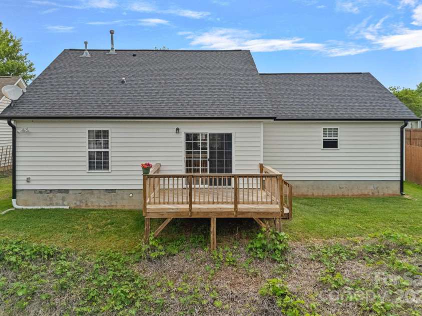 105 Sterling Terrace, Mooresville, NC 28115.  MLS# CAR4245974, YatesRealty ID 8393. 