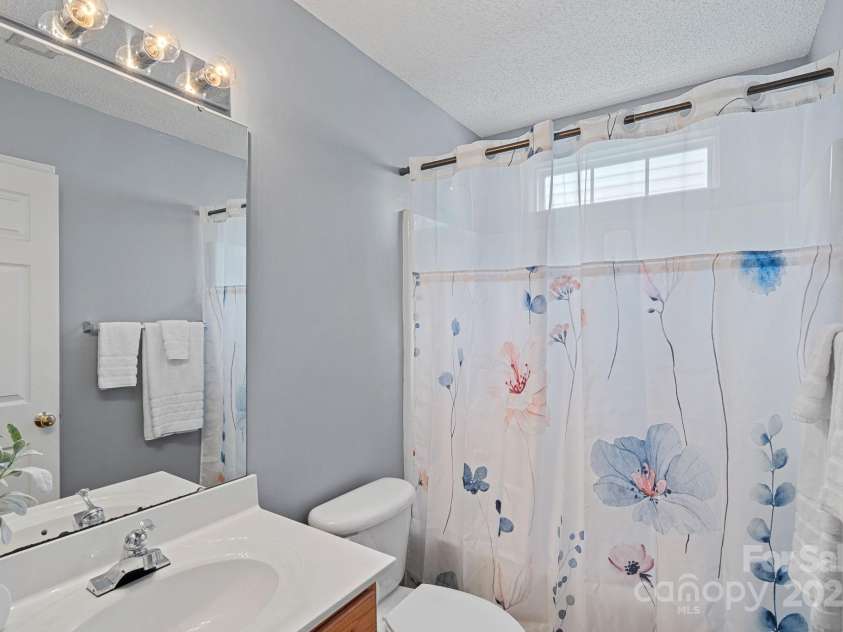 105 Sterling Terrace, Mooresville, NC 28115.  MLS# CAR4245974, YatesRealty ID 8393. Guest bath