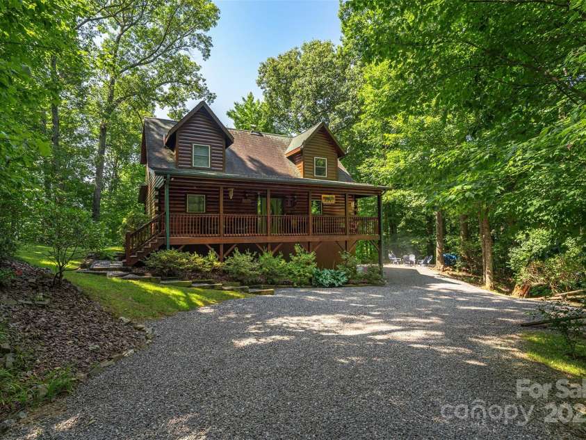 386 Wild Turkey Run, Black Mountain, NC 28711.  MLS# CAR4177382, YatesRealty ID 8394. 