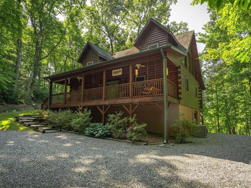 386 Wild Turkey Run, Black Mountain, NC 28711.  MLS# CAR4177382, YatesRealty ID 8394. 
