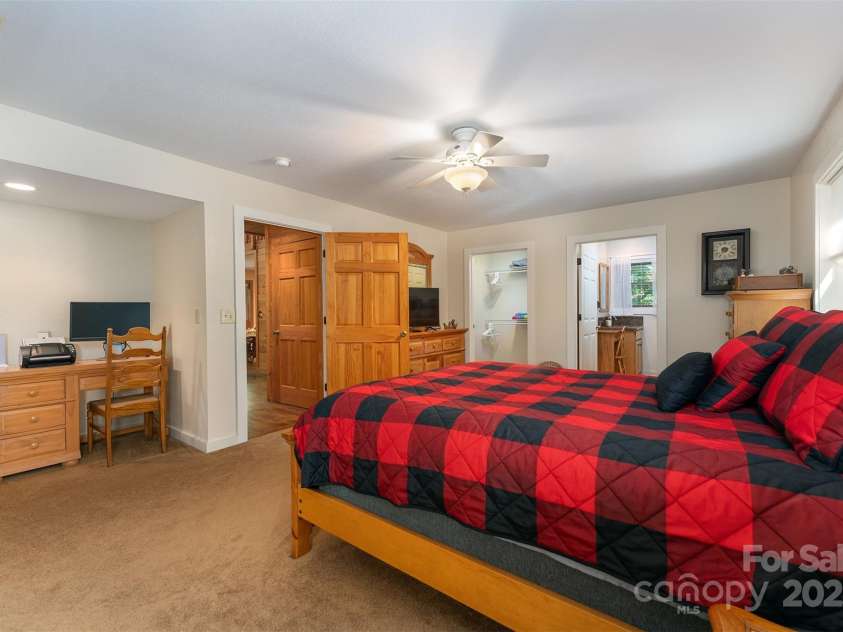 386 Wild Turkey Run, Black Mountain, NC 28711.  MLS# CAR4177382, YatesRealty ID 8394. 