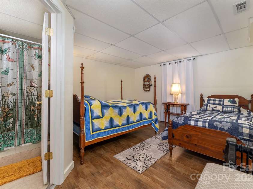 386 Wild Turkey Run, Black Mountain, NC 28711.  MLS# CAR4177382, YatesRealty ID 8394. 