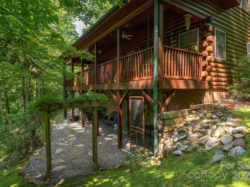 386 Wild Turkey Run, Black Mountain, NC 28711.  MLS# CAR4177382, YatesRealty ID 8394. 