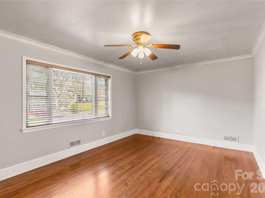 2033 Kimway Drive, Matthews, NC 28105.  MLS# CAR4312561, YatesRealty ID 8395. 