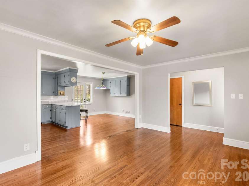 2033 Kimway Drive, Matthews, NC 28105.  MLS# CAR4312561, YatesRealty ID 8395. 
