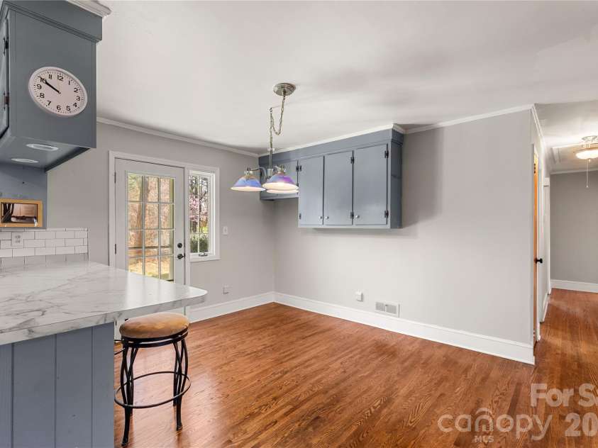 2033 Kimway Drive, Matthews, NC 28105.  MLS# CAR4312561, YatesRealty ID 8395. 