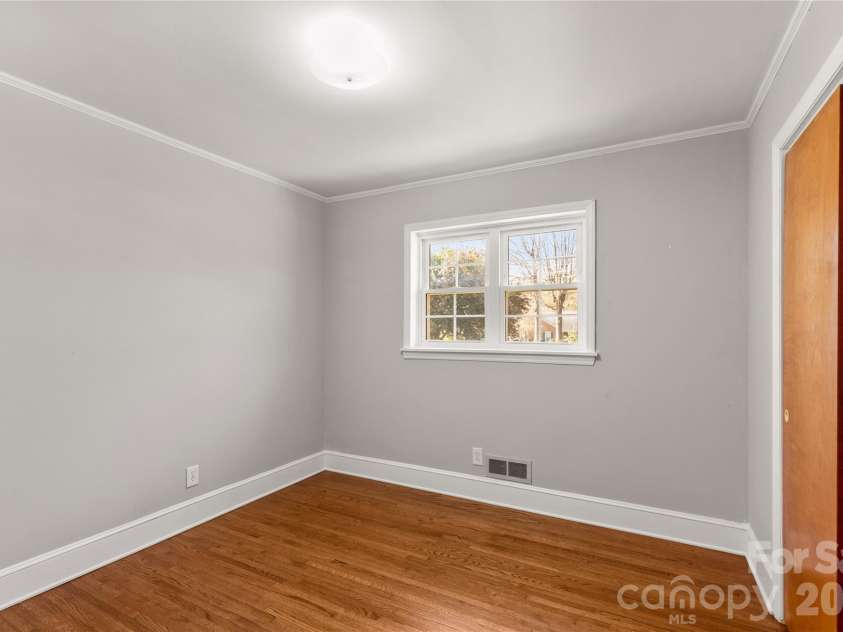 2033 Kimway Drive, Matthews, NC 28105.  MLS# CAR4312561, YatesRealty ID 8395. 