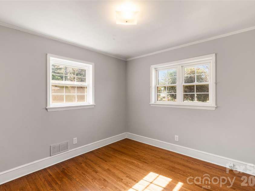 2033 Kimway Drive, Matthews, NC 28105.  MLS# CAR4312561, YatesRealty ID 8395. 