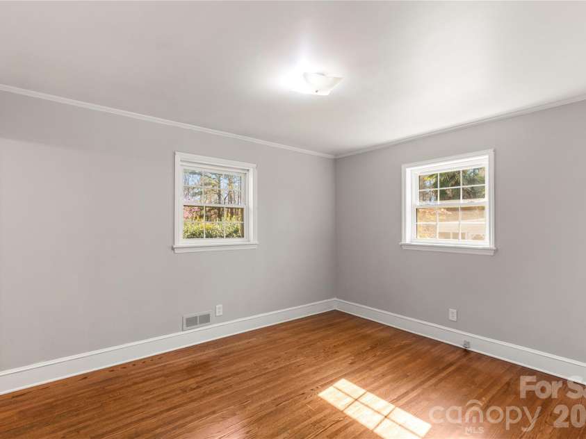 2033 Kimway Drive, Matthews, NC 28105.  MLS# CAR4312561, YatesRealty ID 8395. 
