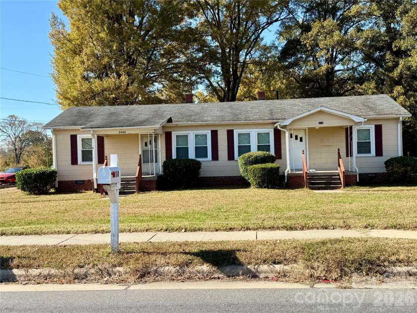 2040 Kannapolis Highway, Kannapolis, NC 28031.  MLS# CAR4363197, YatesRealty ID 8396. 