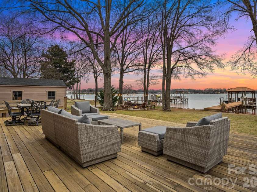 18019 Whispering Oaks Drive, Cornelius, NC 28031.  MLS# CAR4355958, YatesRealty ID 8397. Oversized Dock