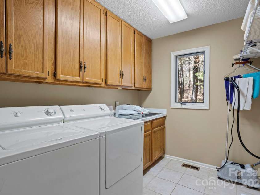 231 Greenleaf Drive, Flat Rock, NC 28731.  MLS# CAR4248890, YatesRealty ID 8397. 