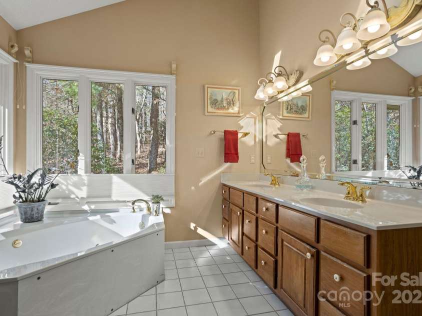 231 Greenleaf Drive, Flat Rock, NC 28731.  MLS# CAR4248890, YatesRealty ID 8397. 