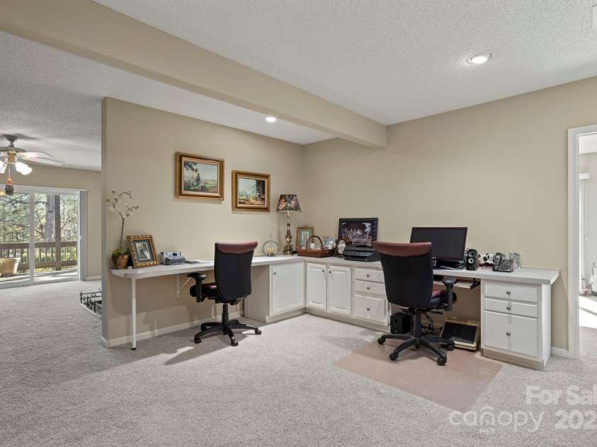 231 Greenleaf Drive, Flat Rock, NC 28731.  MLS# CAR4248890, YatesRealty ID 8397. 