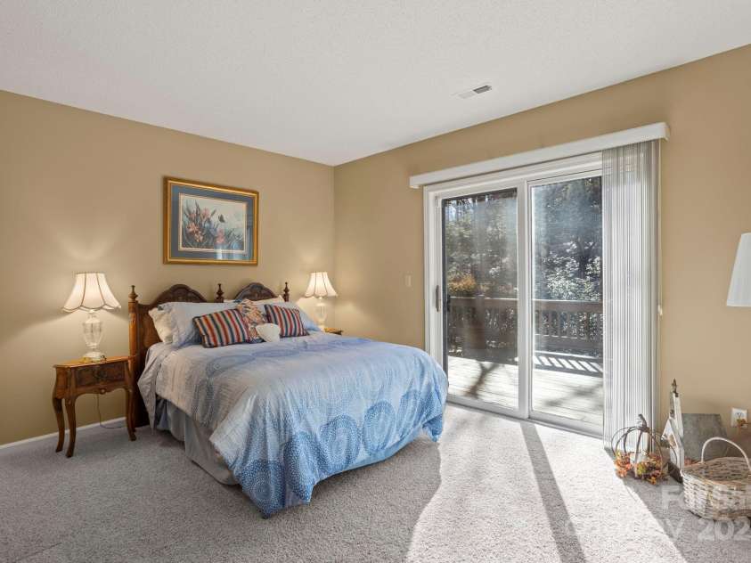 231 Greenleaf Drive, Flat Rock, NC 28731.  MLS# CAR4248890, YatesRealty ID 8397. 