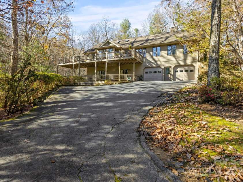 231 Greenleaf Drive, Flat Rock, NC 28731.  MLS# CAR4248890, YatesRealty ID 8397. 