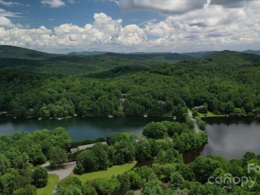 23 Dvga Court, Brevard, NC 28712.  MLS# CAR4285839, YatesRealty ID 8398. Beautiful Connestee!
