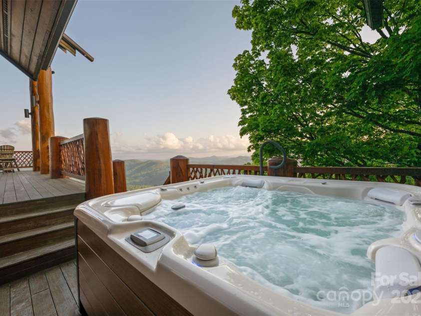 2910 Eagles Nest Trail, Banner Elk, NC 28604.  MLS# CAR4277103, YatesRealty ID 84. 