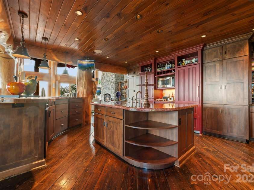 2910 Eagles Nest Trail, Banner Elk, NC 28604.  MLS# CAR4277103, YatesRealty ID 84. 