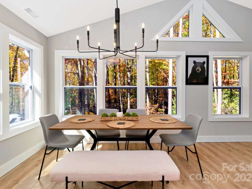 100 Spicewood Lane, Beech Mountain, NC 28604.  MLS# CAR4251246, YatesRealty ID 8400. 