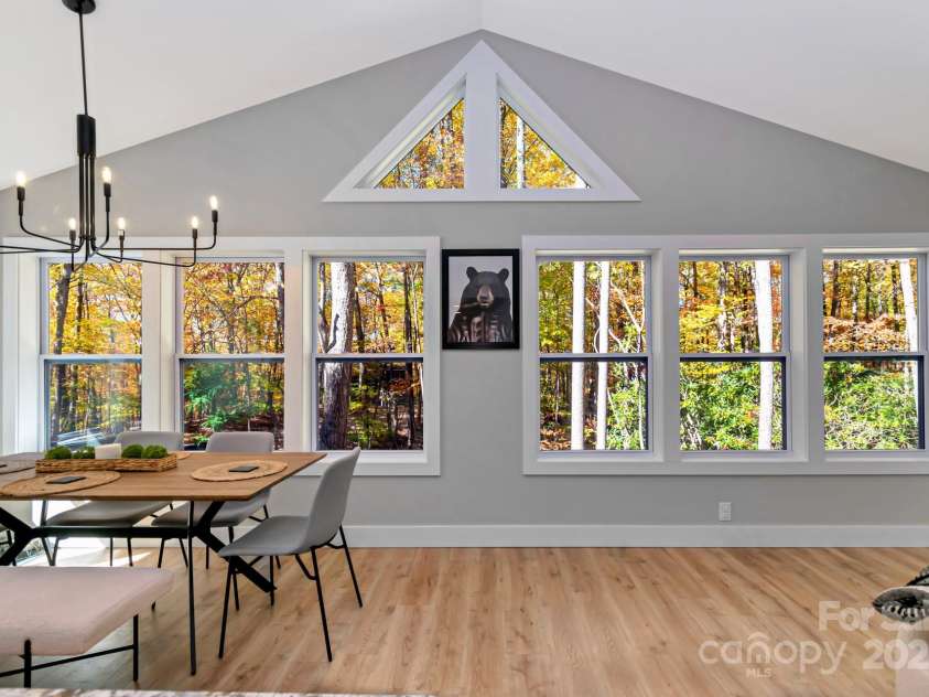 100 Spicewood Lane, Beech Mountain, NC 28604.  MLS# CAR4251246, YatesRealty ID 8400. 