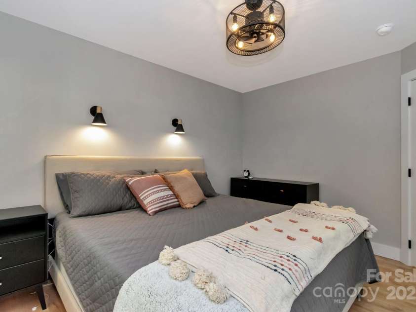 100 Spicewood Lane, Beech Mountain, NC 28604.  MLS# CAR4251246, YatesRealty ID 8400. 