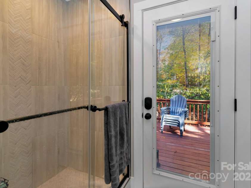 100 Spicewood Lane, Beech Mountain, NC 28604.  MLS# CAR4251246, YatesRealty ID 8400. 