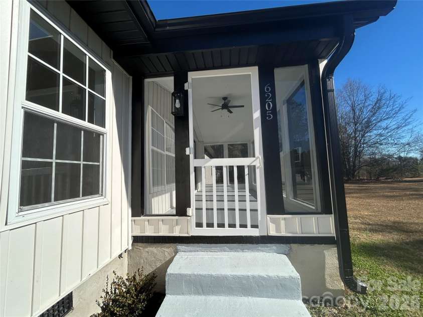 6205 Richburg Road, Great Falls, SC 29055.  MLS# CAR4337918, YatesRealty ID 8400. 