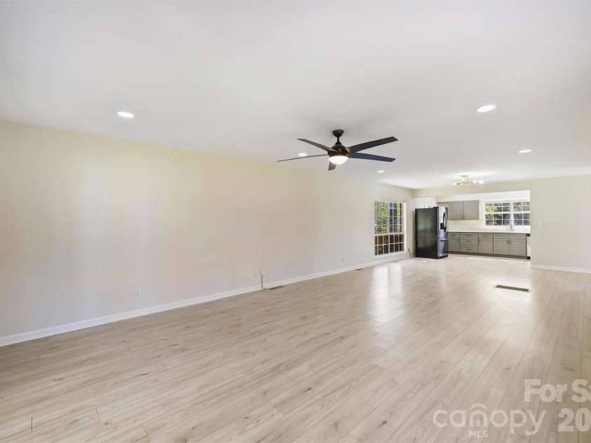 5447 Alpine Lane, Charlotte, NC 28269.  MLS# CAR4353524, YatesRealty ID 8401. 