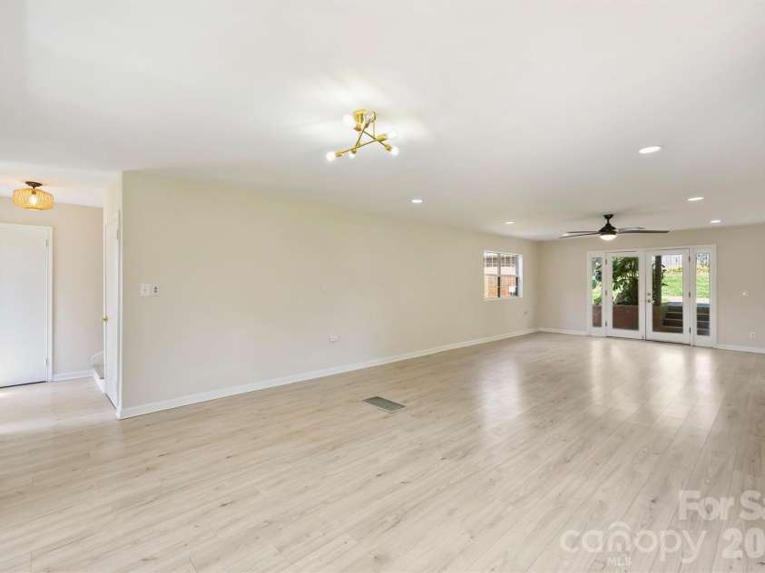 5447 Alpine Lane, Charlotte, NC 28269.  MLS# CAR4353524, YatesRealty ID 8401. 