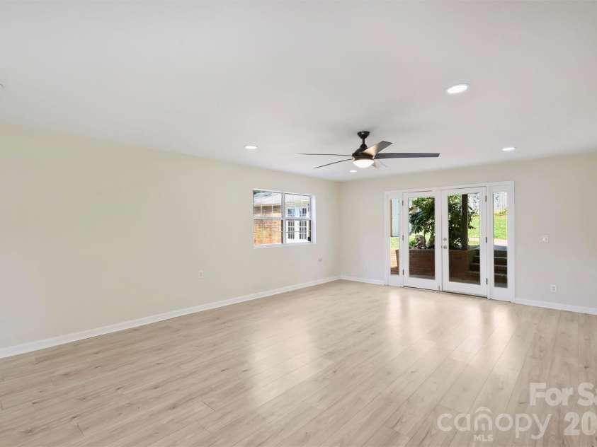 5447 Alpine Lane, Charlotte, NC 28269.  MLS# CAR4353524, YatesRealty ID 8401. 