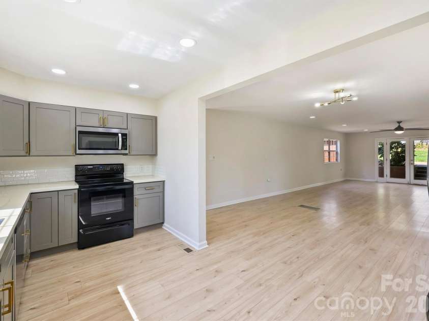 5447 Alpine Lane, Charlotte, NC 28269.  MLS# CAR4353524, YatesRealty ID 8401. 